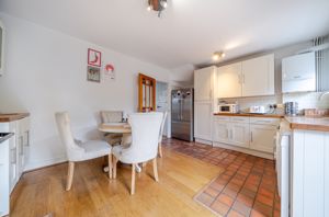 Kitchen diner angle 3- click for photo gallery